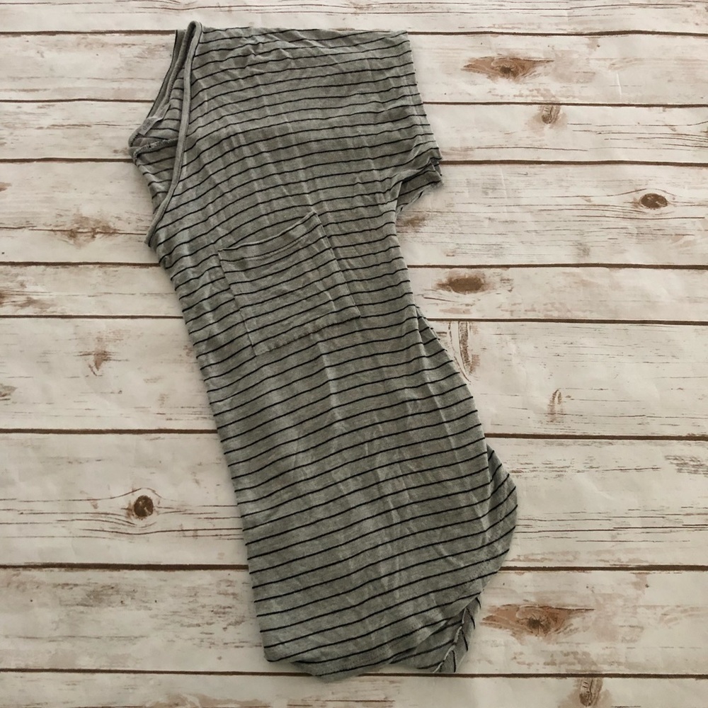 Grey & Black stripe tee. Medium